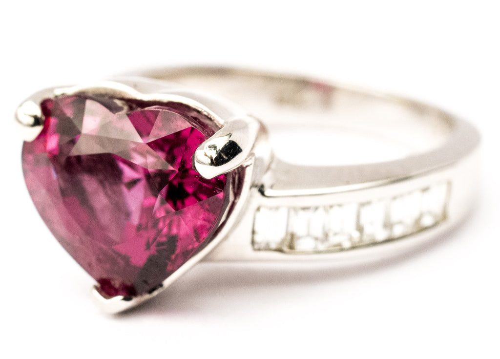 One Lady’s Purple Spinel and Diamond Ring