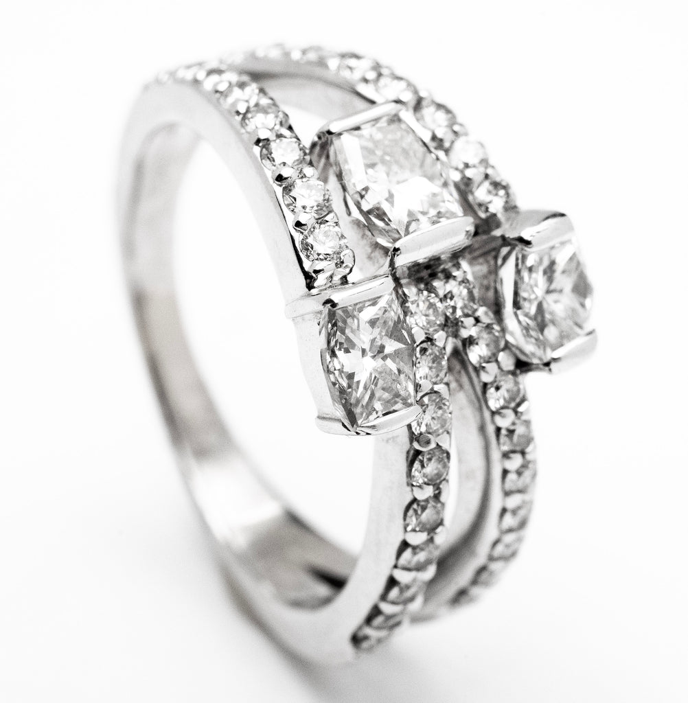 18K White Gold Diamond Wedding Band