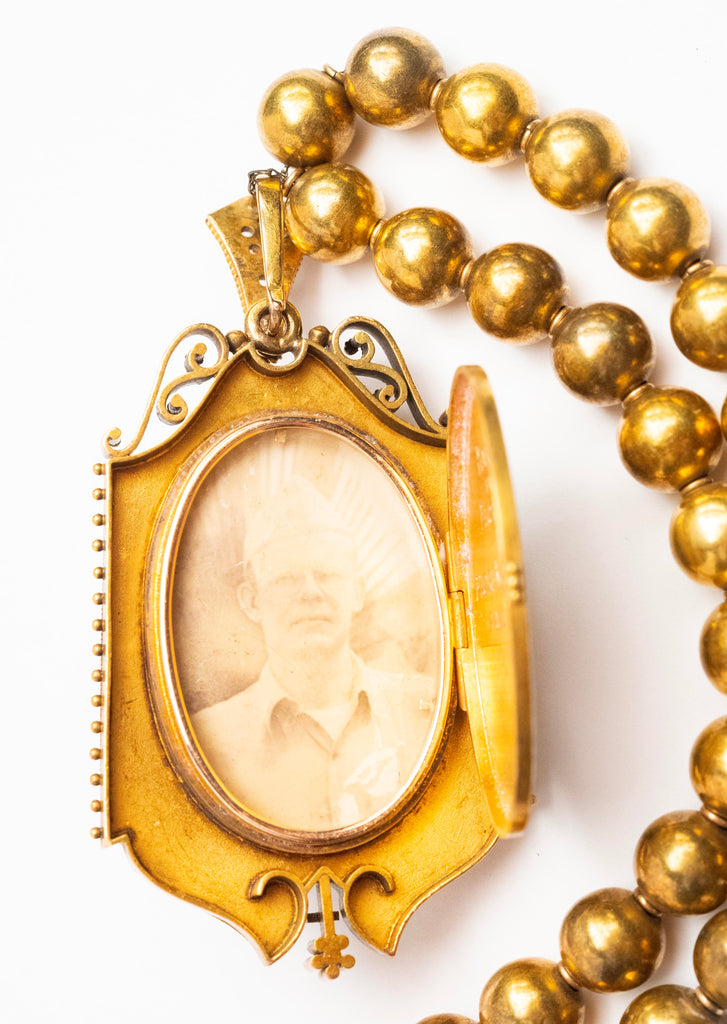Early Victorian High Carat Banded Agate Cameo with Rose Cut Diamonds and Pearls
